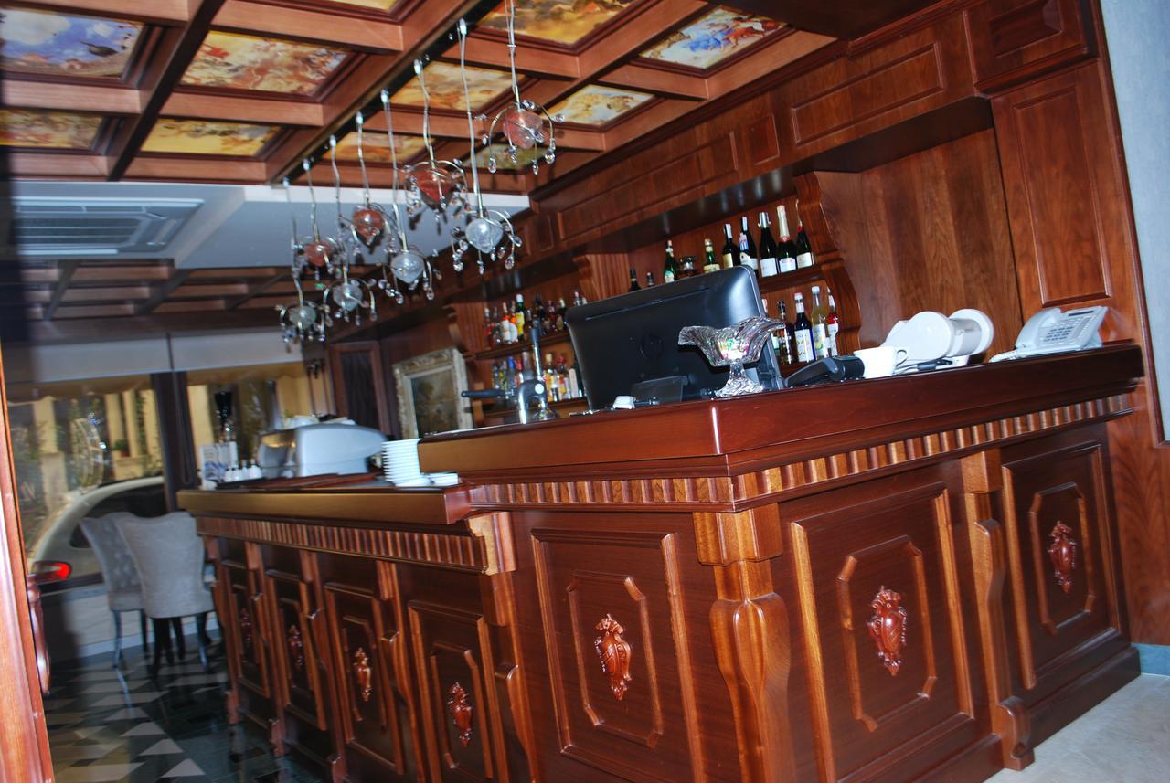 Hotel Vila Sigal Korce Extérieur photo