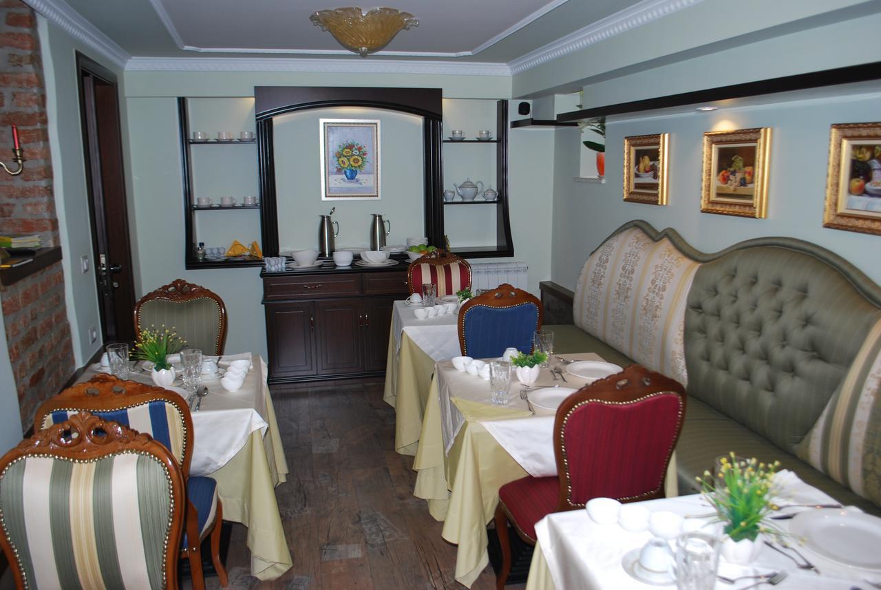 Hotel Vila Sigal Korce Extérieur photo