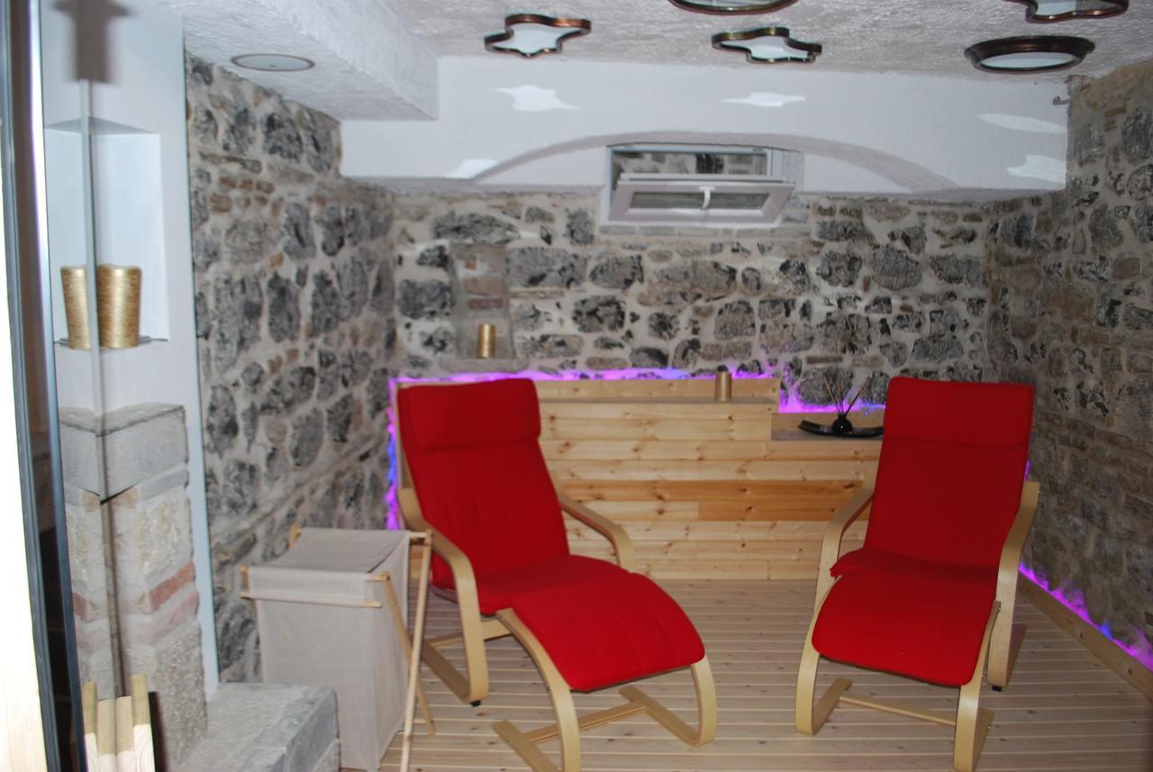 Hotel Vila Sigal Korce Extérieur photo