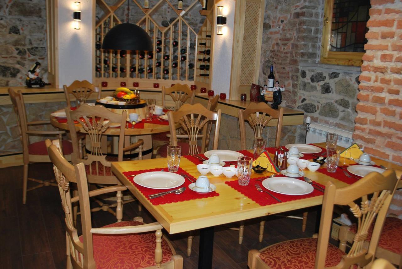 Hotel Vila Sigal Korce Extérieur photo