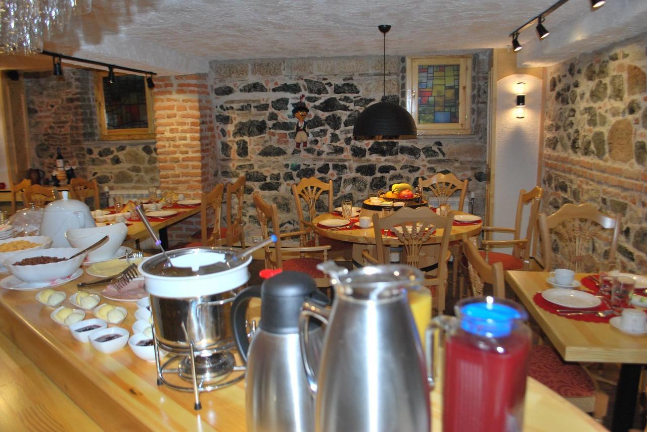 Hotel Vila Sigal Korce Extérieur photo