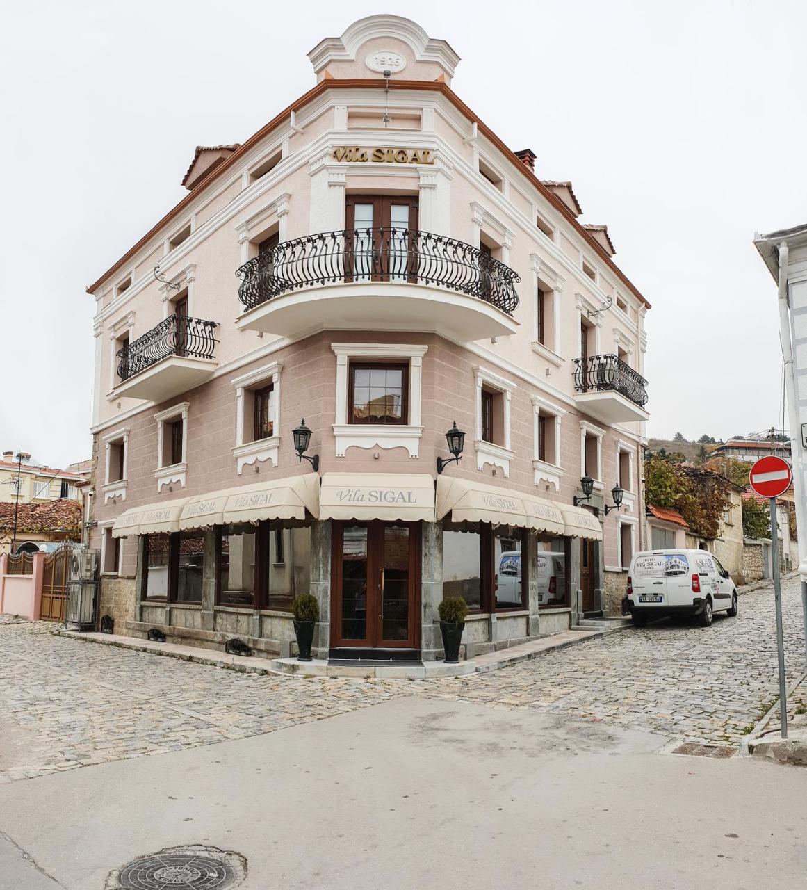 Hotel Vila Sigal Korce Extérieur photo