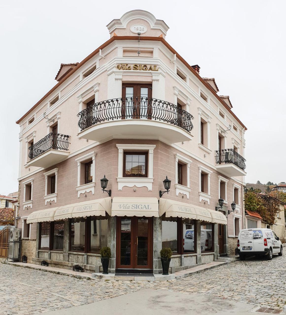 Hotel Vila Sigal Korce Extérieur photo